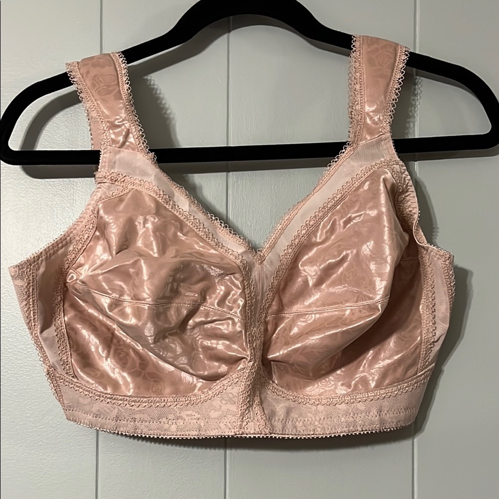 Playtex Cream Full-Coverage Bra with Lace